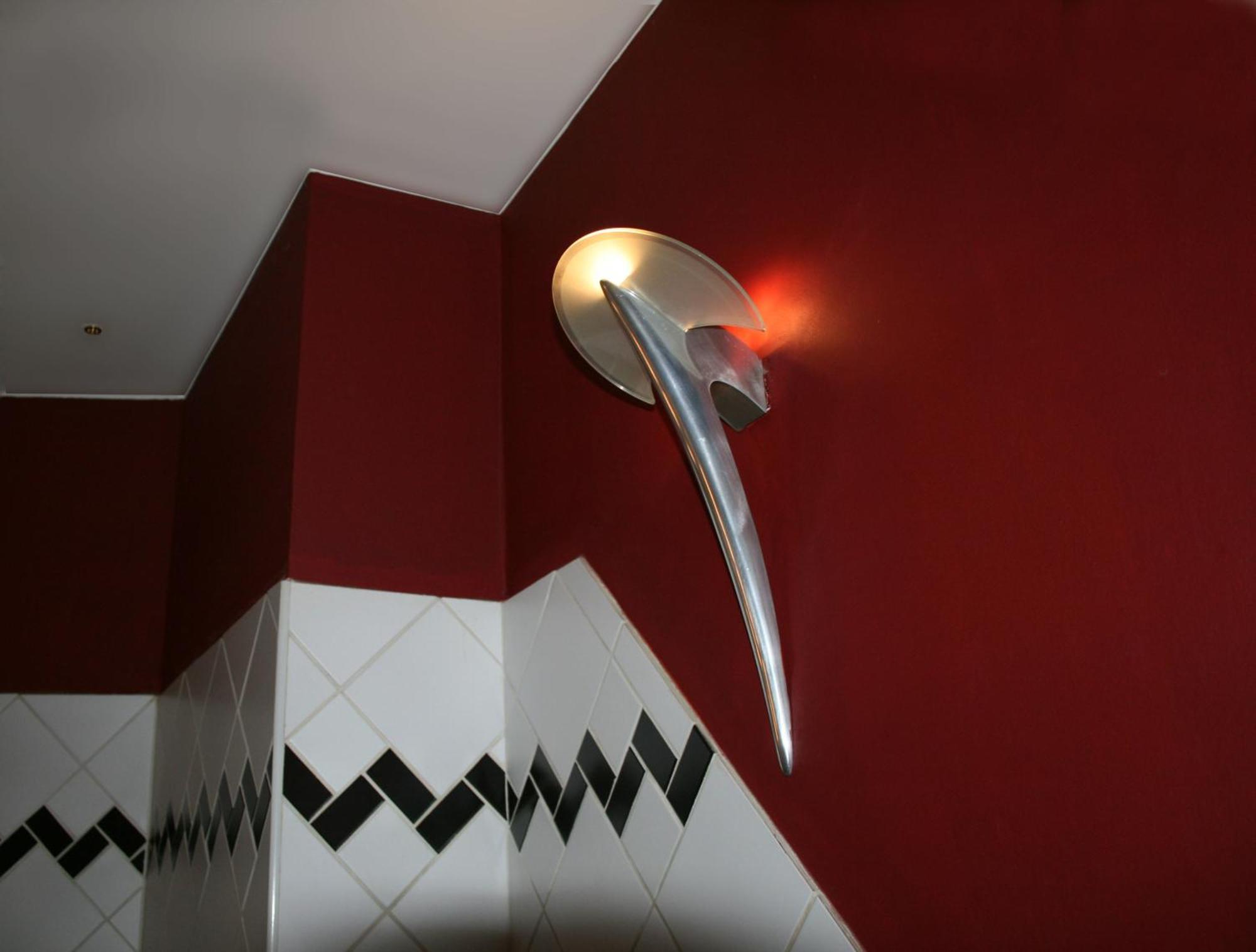 With Excellent Location Apartament *
